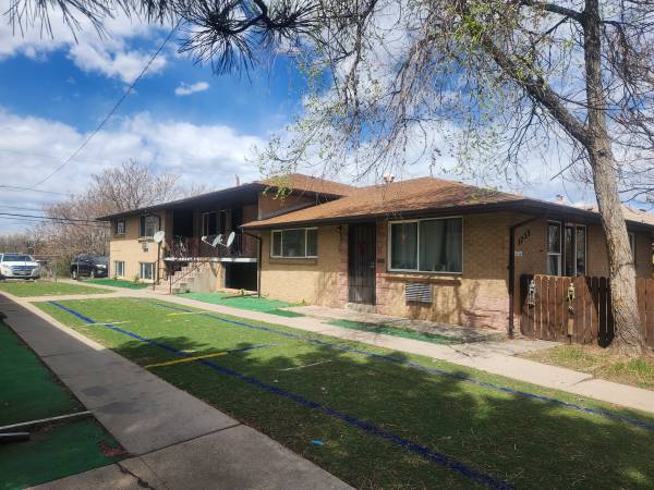 Spacious 3 Bedroom 1 Bath Unit for Rent in Aurora, CO - Felon Frienly Aprtment in colorado